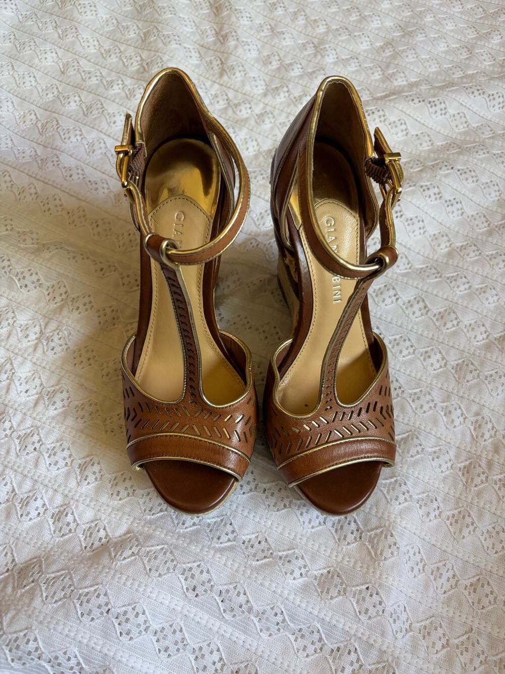 Gianni Bini Faux Leather Espadrille Wedge Sandals Brown T Strap Women's Size 7M